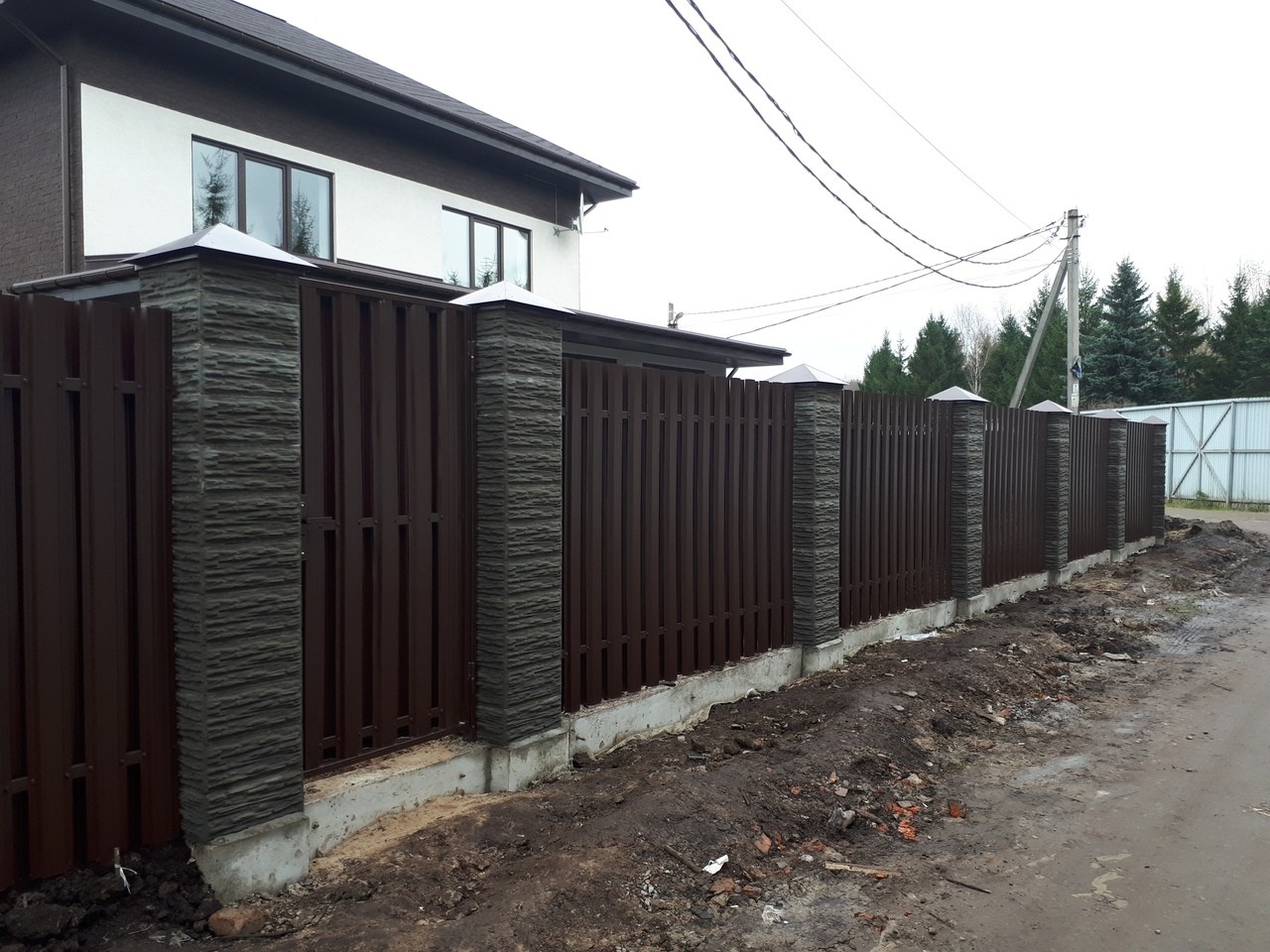 Забор шахматка 40м из штакетника столбы под камень фото3 в Красногорске
